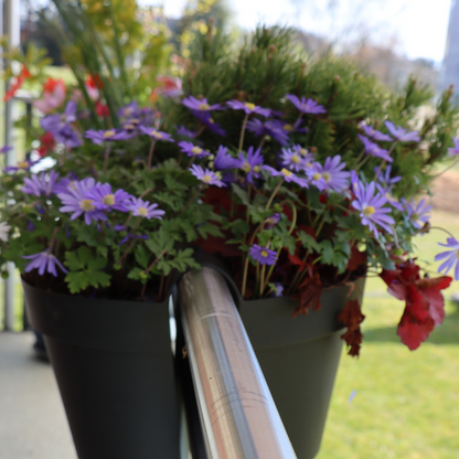Balcony hanger one-sided with reservoir small