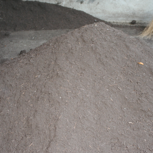 Compost sieved with 5% biochar loose