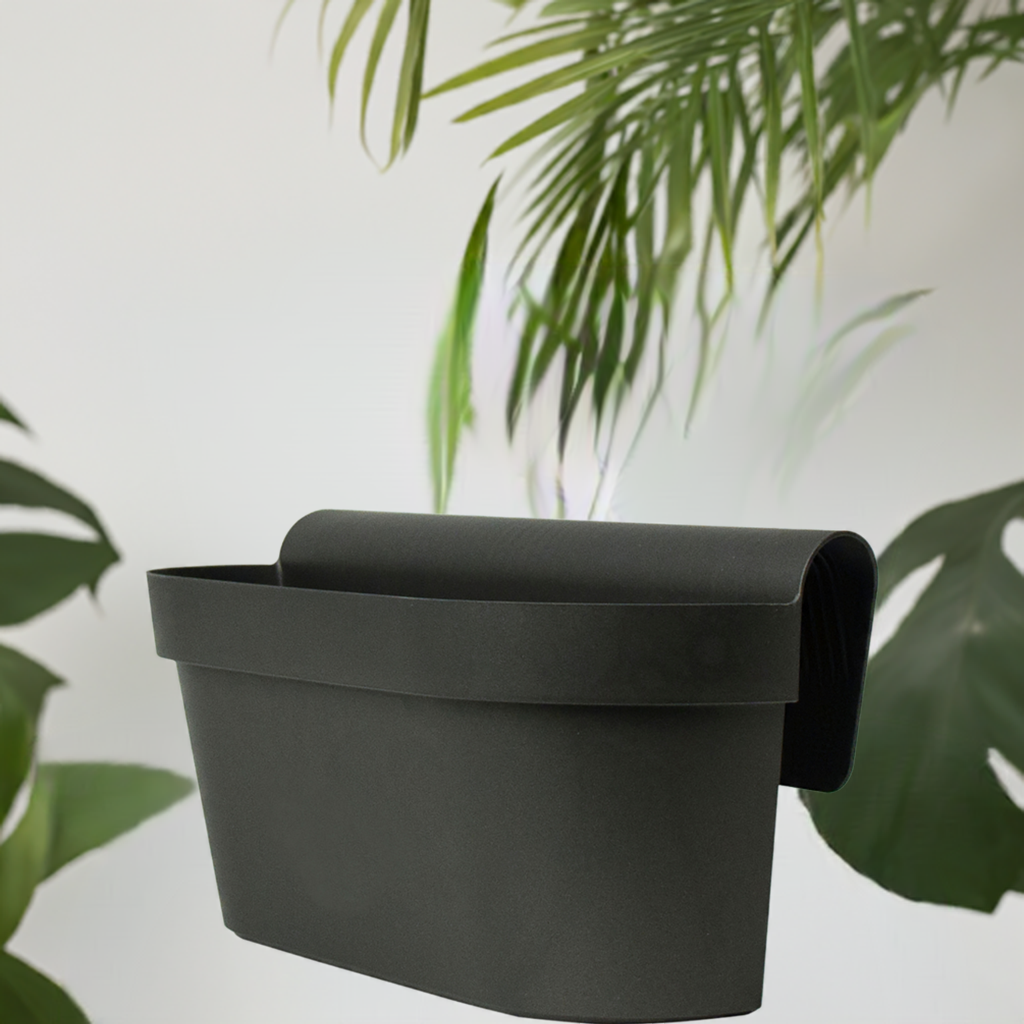 Balcony hanger one-sided with reservoir